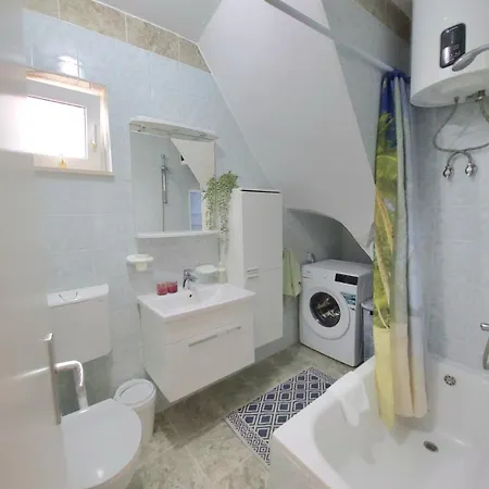 Hana Apartment *
